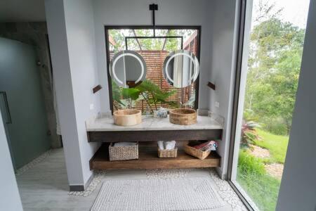 Modern Villa Overlooking Macal River Valley Benque Viejo del Carmen 外观 照片
